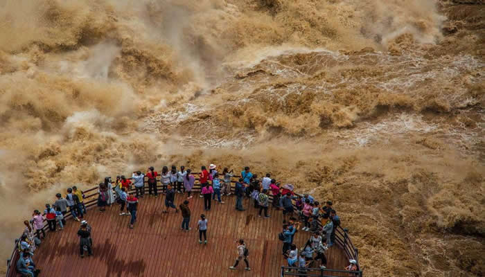 虎跳峽旅游