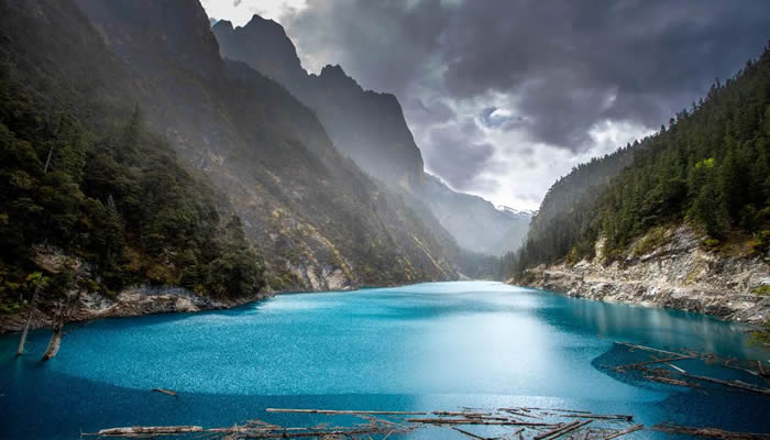 巴巴溝藍松湖